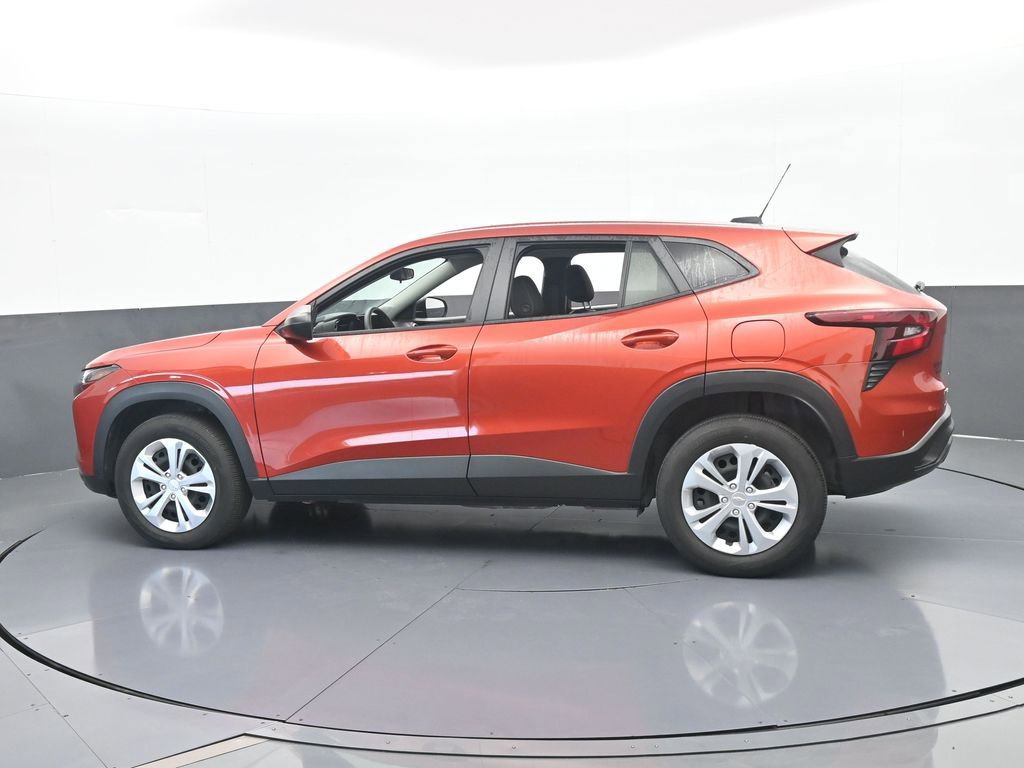 Used 2024 Chevrolet Trax LS image 3