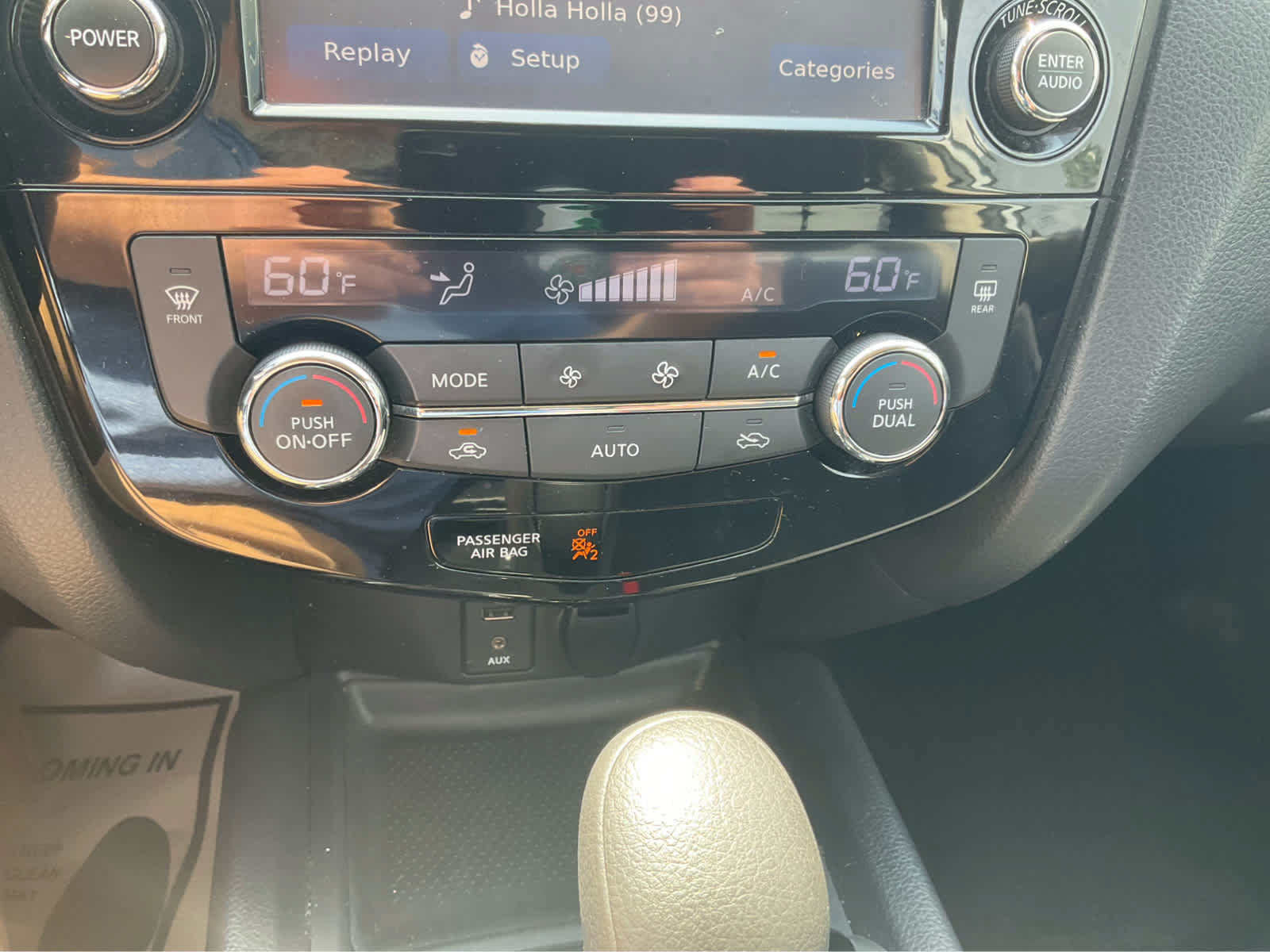 Used 2015 Nissan Rogue SV w/ SV Premium Package AWD/4WD image 10