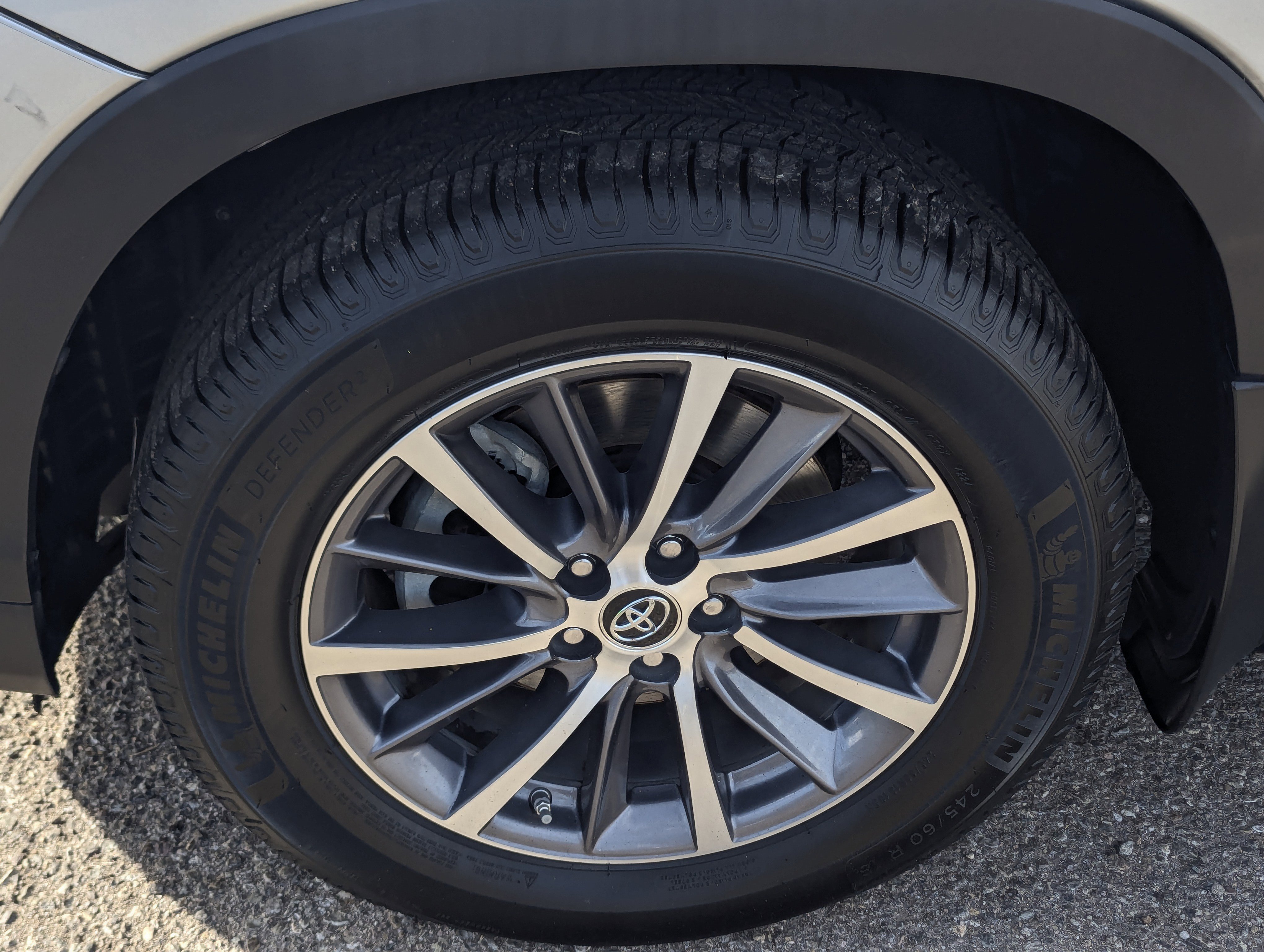 Used 2019 Toyota Highlander XLE image 7