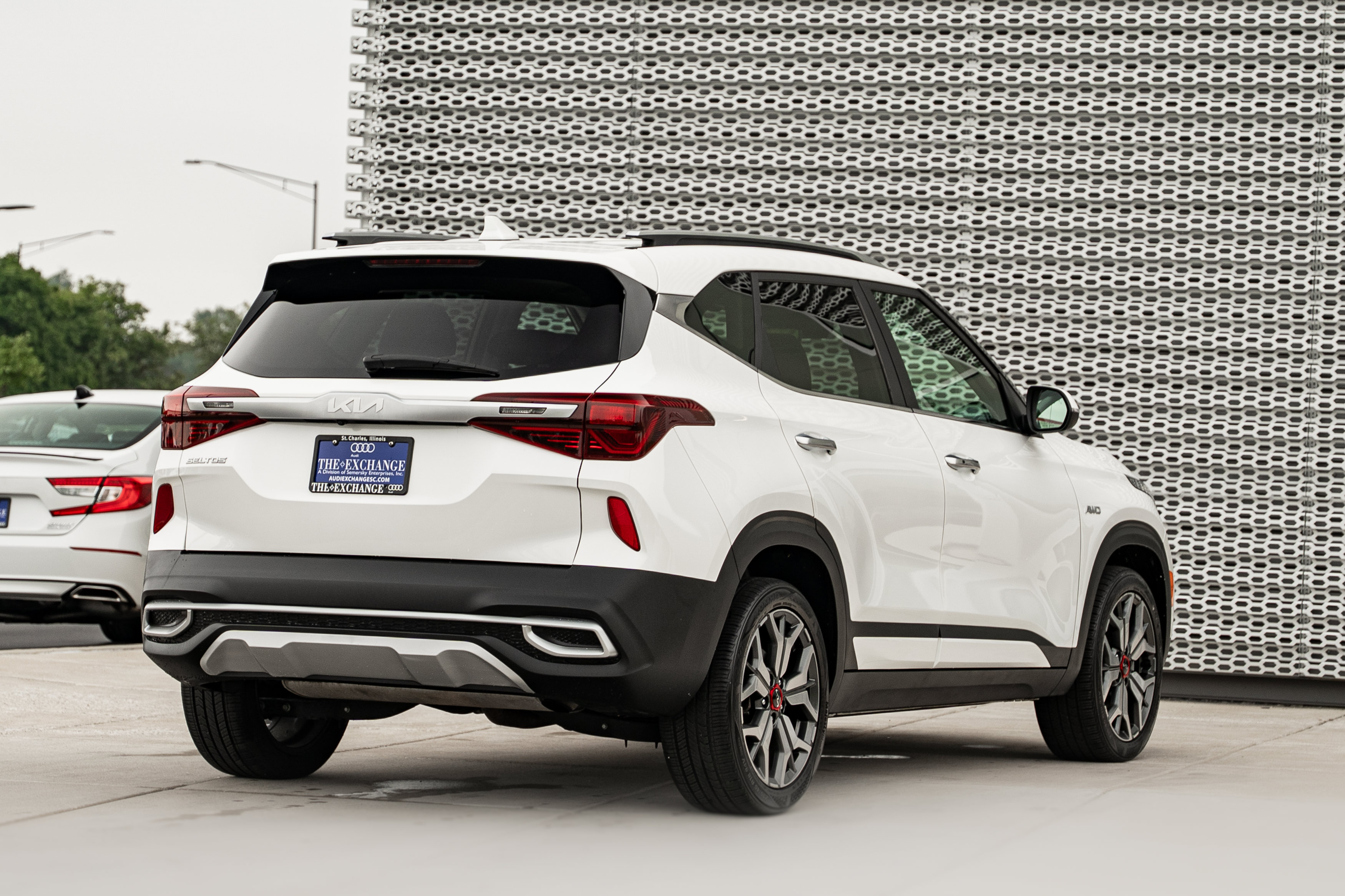 Used 2022 Kia Seltos SX w/ Sunroof Package AWD/4WD image 4
