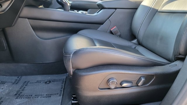 Used 2024 Cadillac XT4 Premium Luxury AWD/4WD image 18