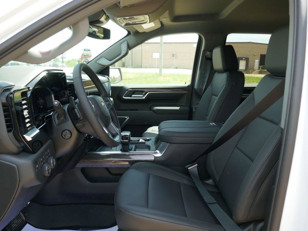 New 2026 Chevrolet Silverado 1500 LTZ AWD/4WD image 17