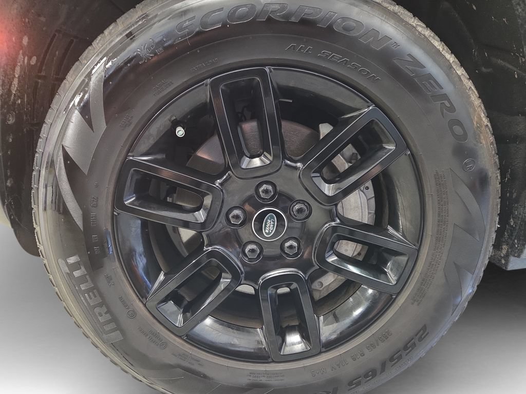 Used 2023 Land Rover Defender 130 SE AWD/4WD image 29