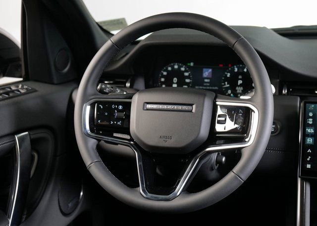 Used 2025 Land Rover Discovery Sport Dynamic SE image 12