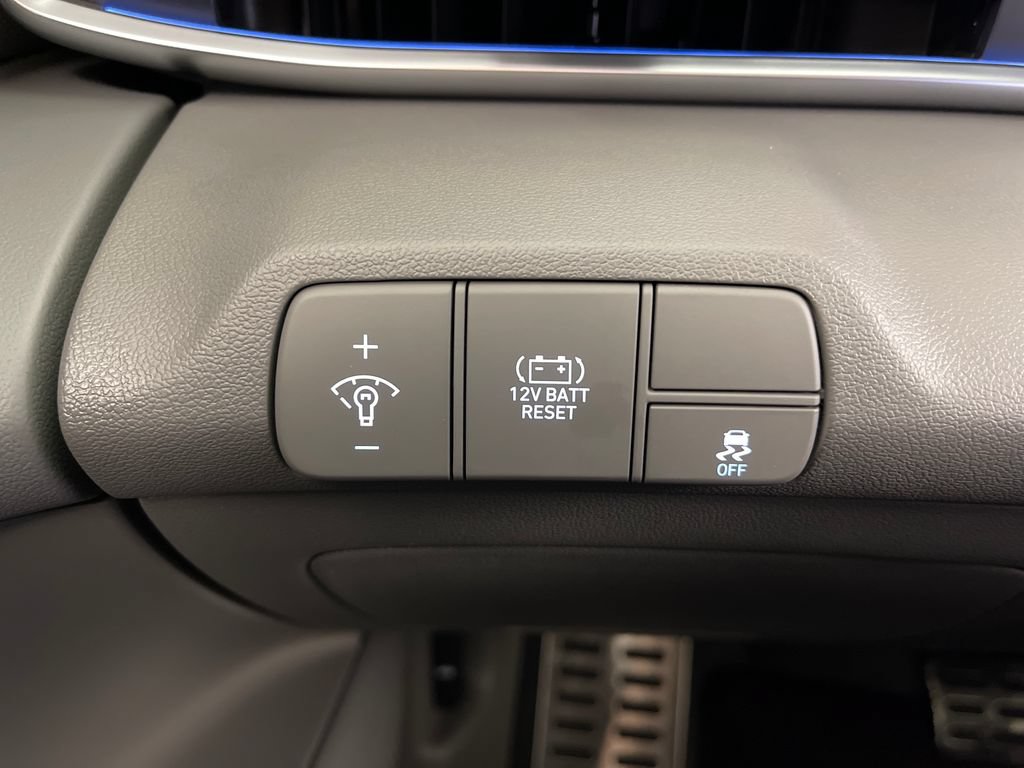 New 2026 Hyundai Elantra SEL FWD image 30