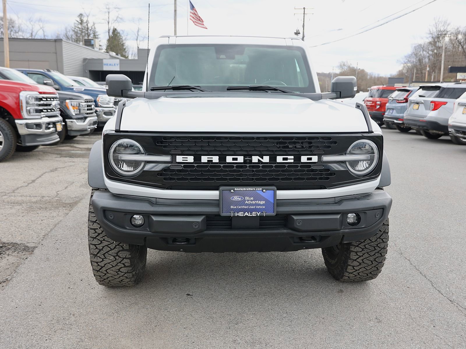 Used 2022 Ford Bronco Wildtrak image 2