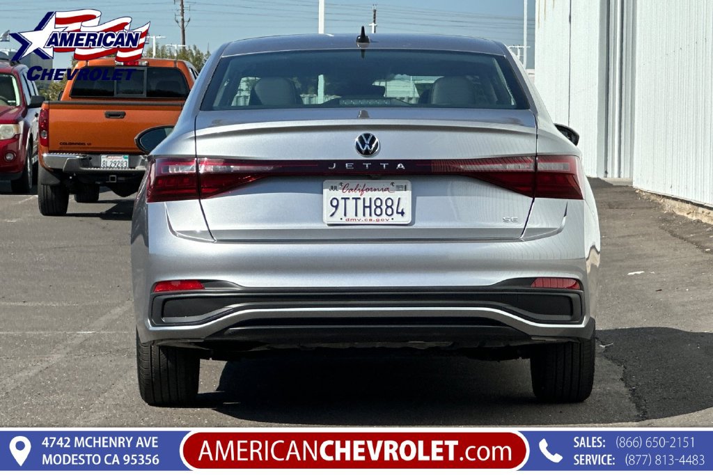 Used 2025 Volkswagen Jetta SE FWD image 5