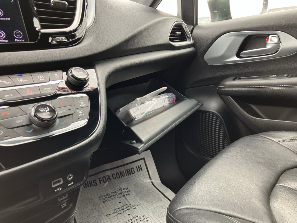 Used 2020 Chrysler Pacifica Touring-L Plus image 27