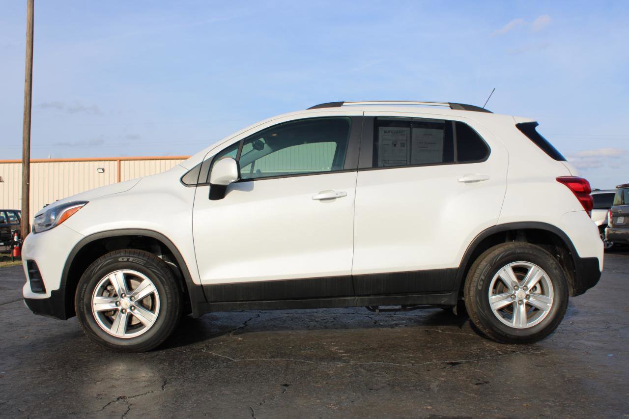 Used 2021 Chevrolet Trax LT w/ LT Convenience Package image 10