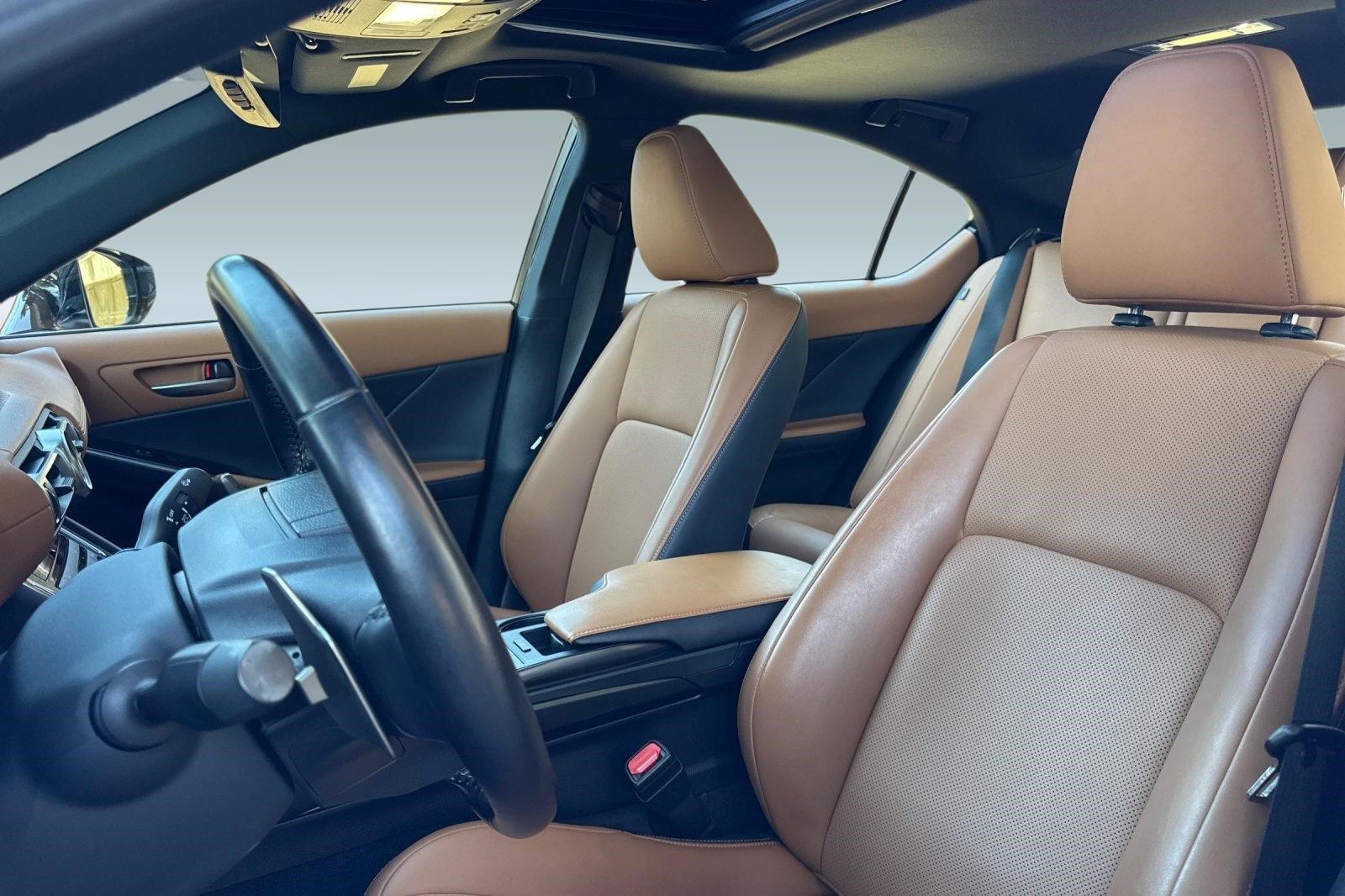 Used 2021 Lexus IS 300 w/ Comfort Package RWD image 29