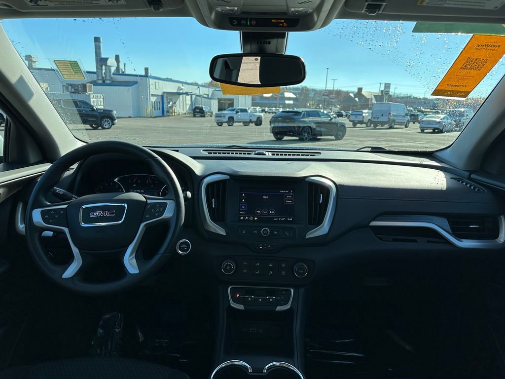 Used 2024 GMC Terrain SLE image 15