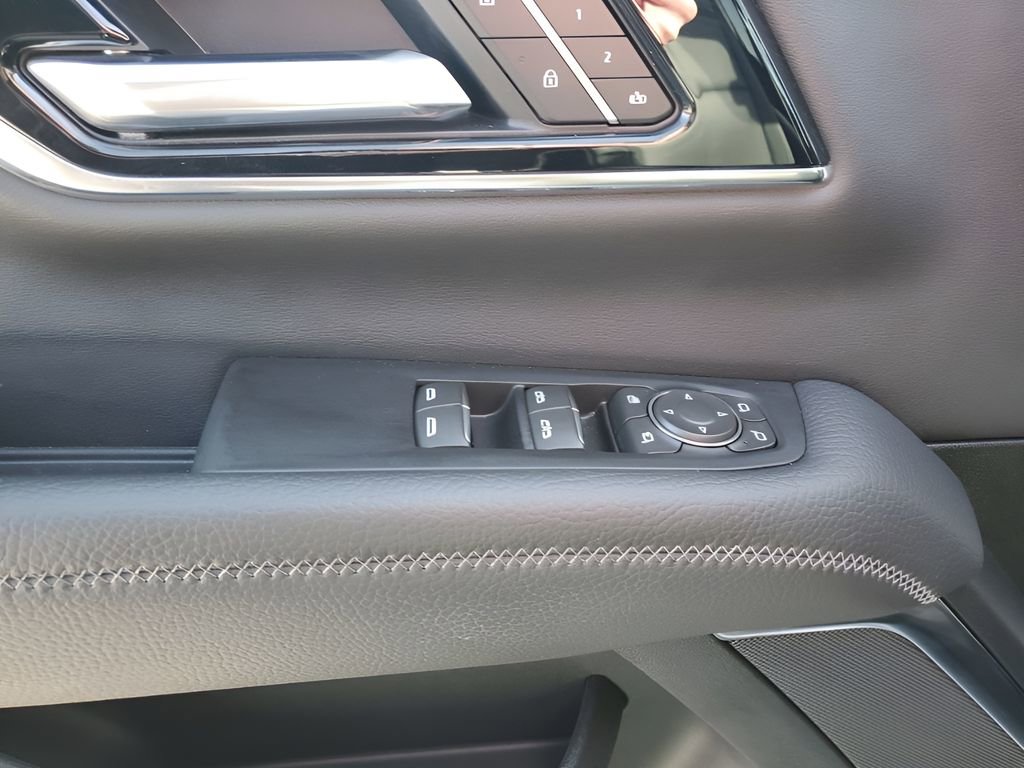 Certified 2025 GMC Yukon Denali image 27