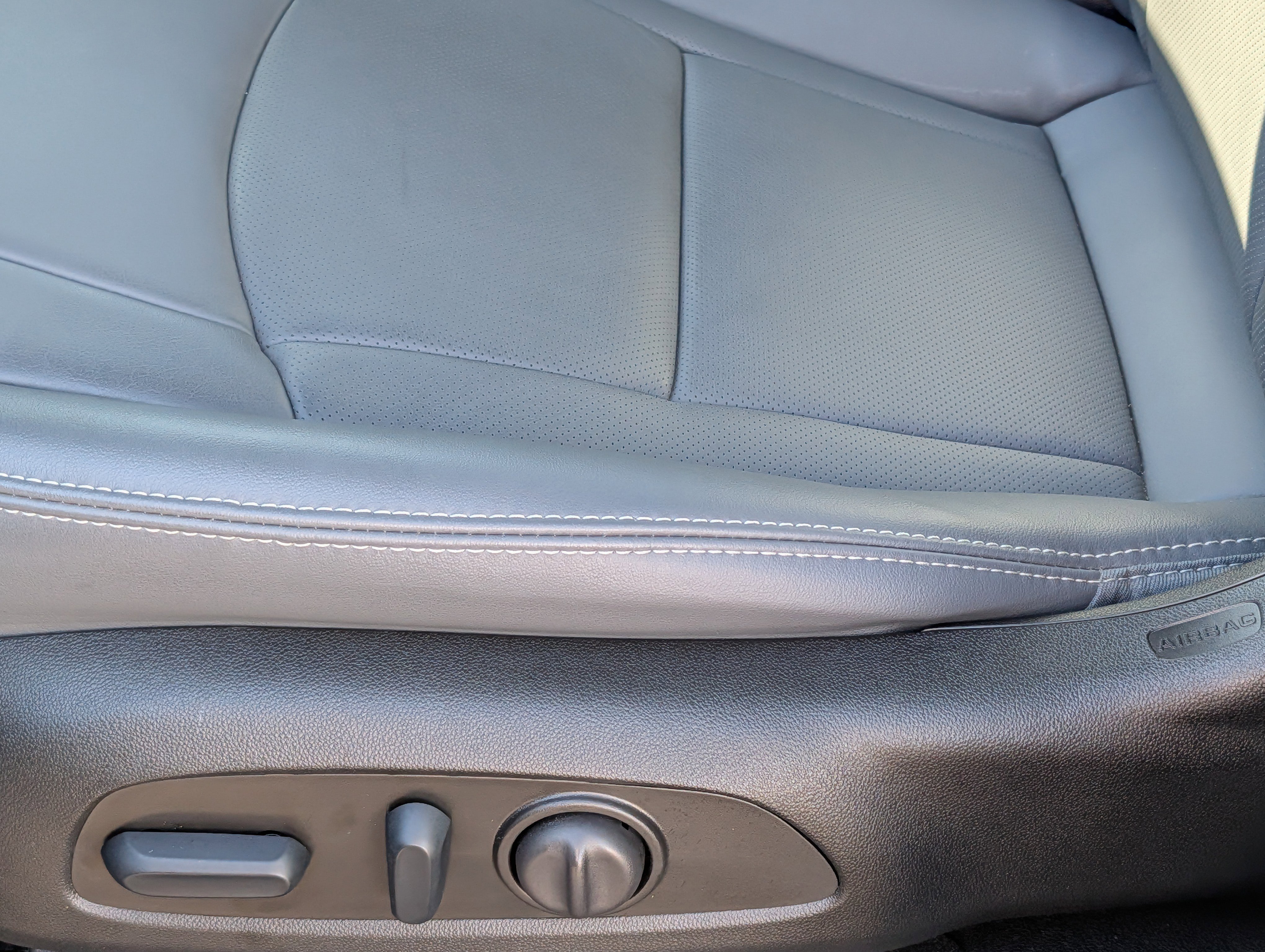 Used 2024 Buick Enclave Essence w/ Sport Touring Edition image 11