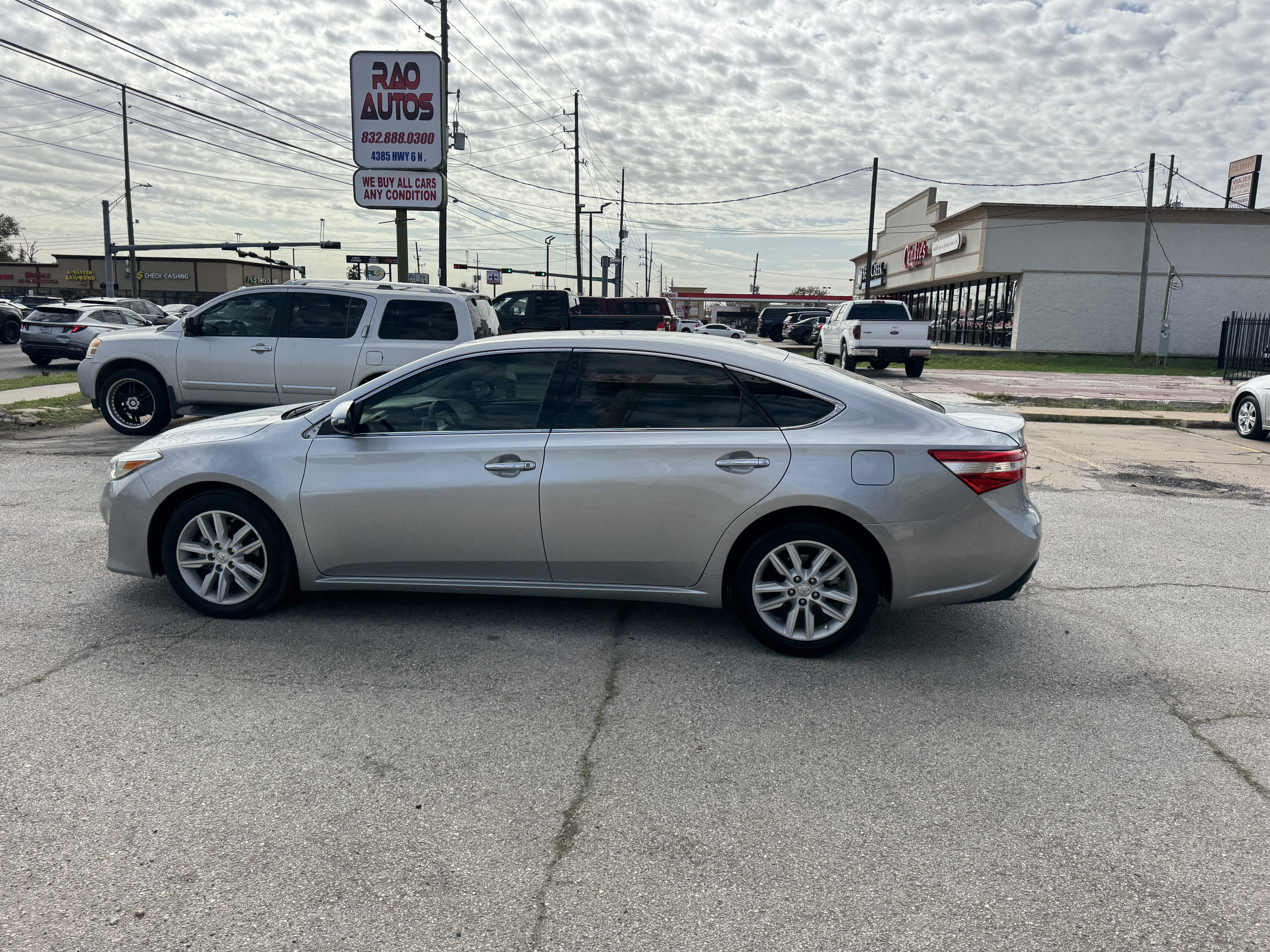 Used 2015 Toyota Avalon XLE FWD image 10