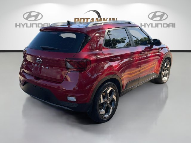 Used 2022 Hyundai Venue Limited FWD image 5