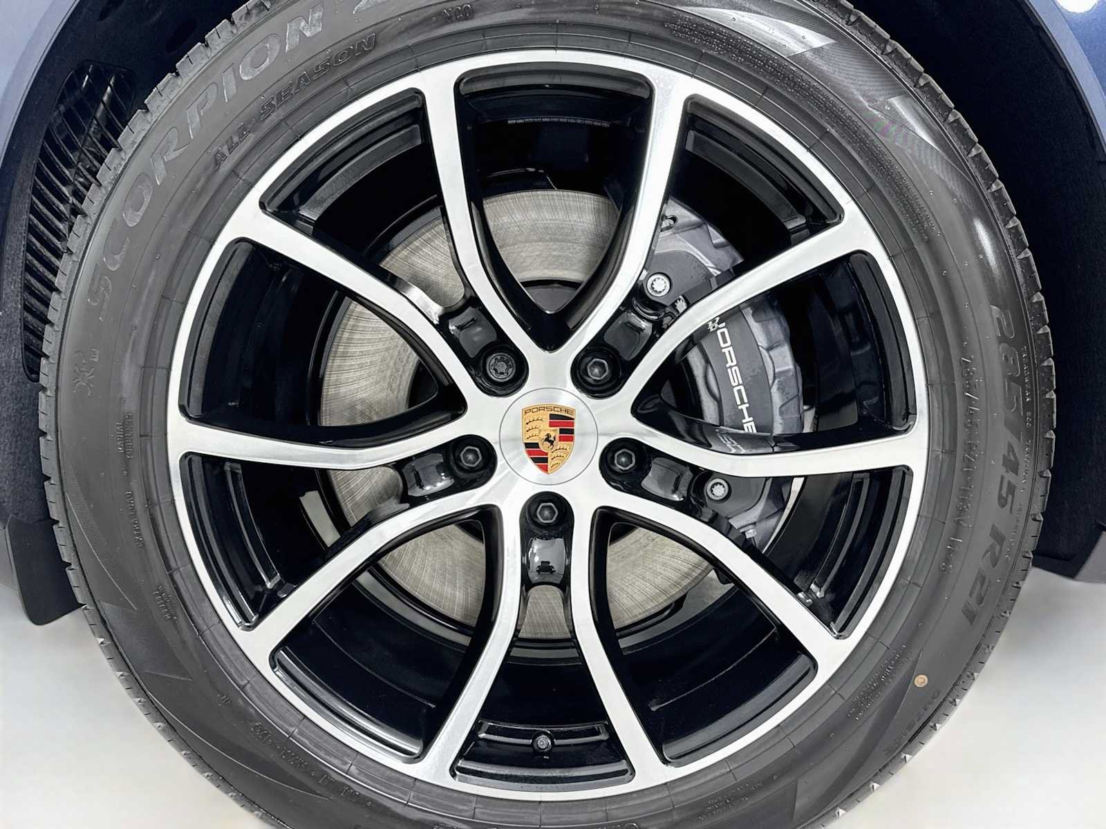 New 2026 Porsche Cayenne Coupe AWD/4WD image 31