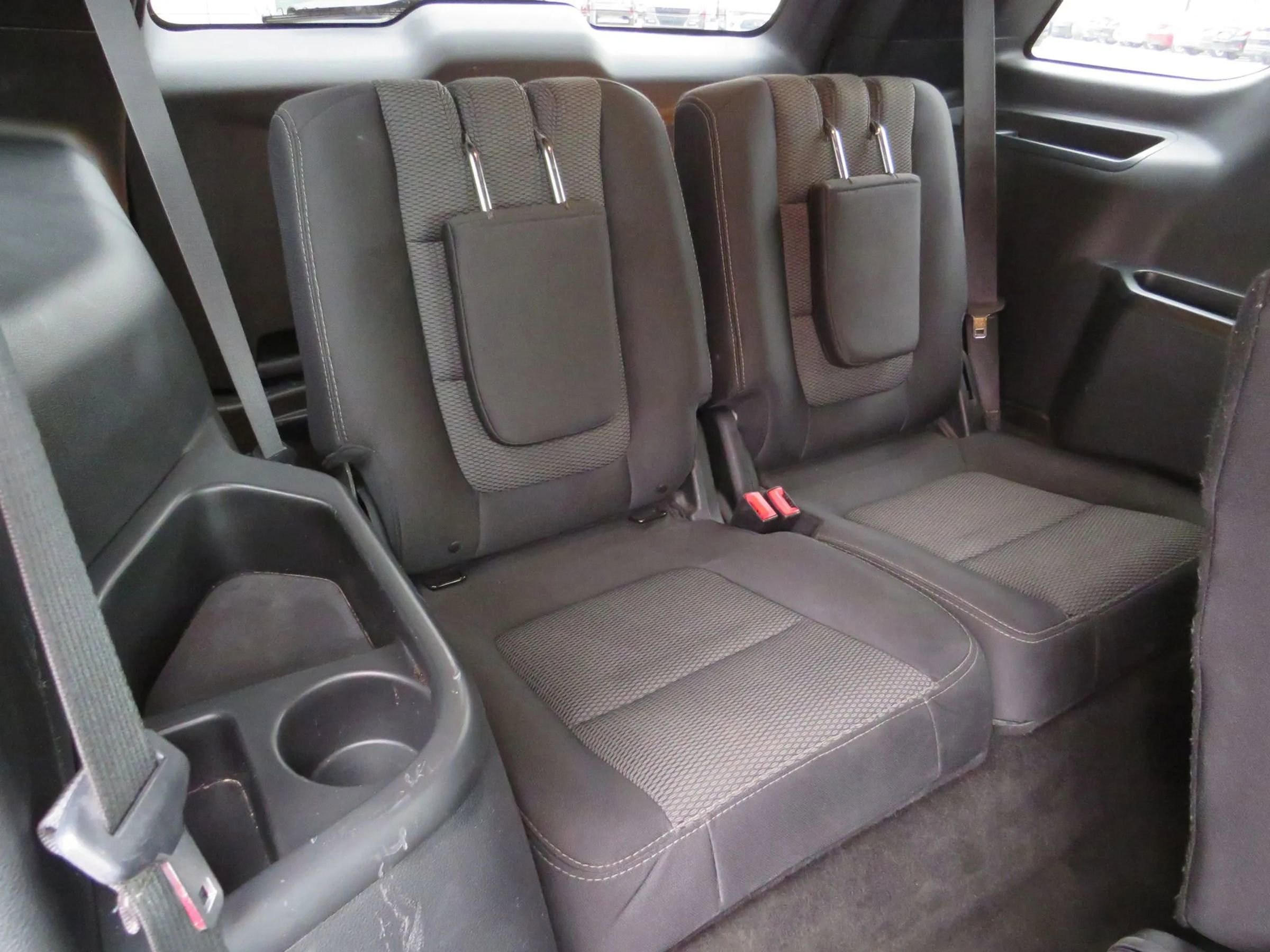 Used 2018 Ford Explorer XLT image 37