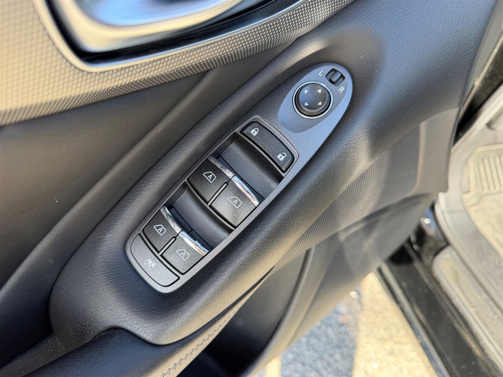 Used 2015 INFINITI Q50 Premium w/ Navigation Package image 24