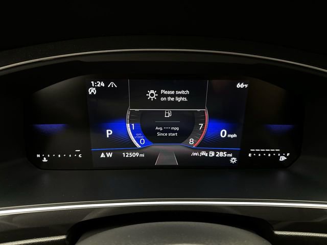 Used 2024 Volkswagen Tiguan SE R-Line w/ MDO Package, Two-Row AWD/4WD image 15