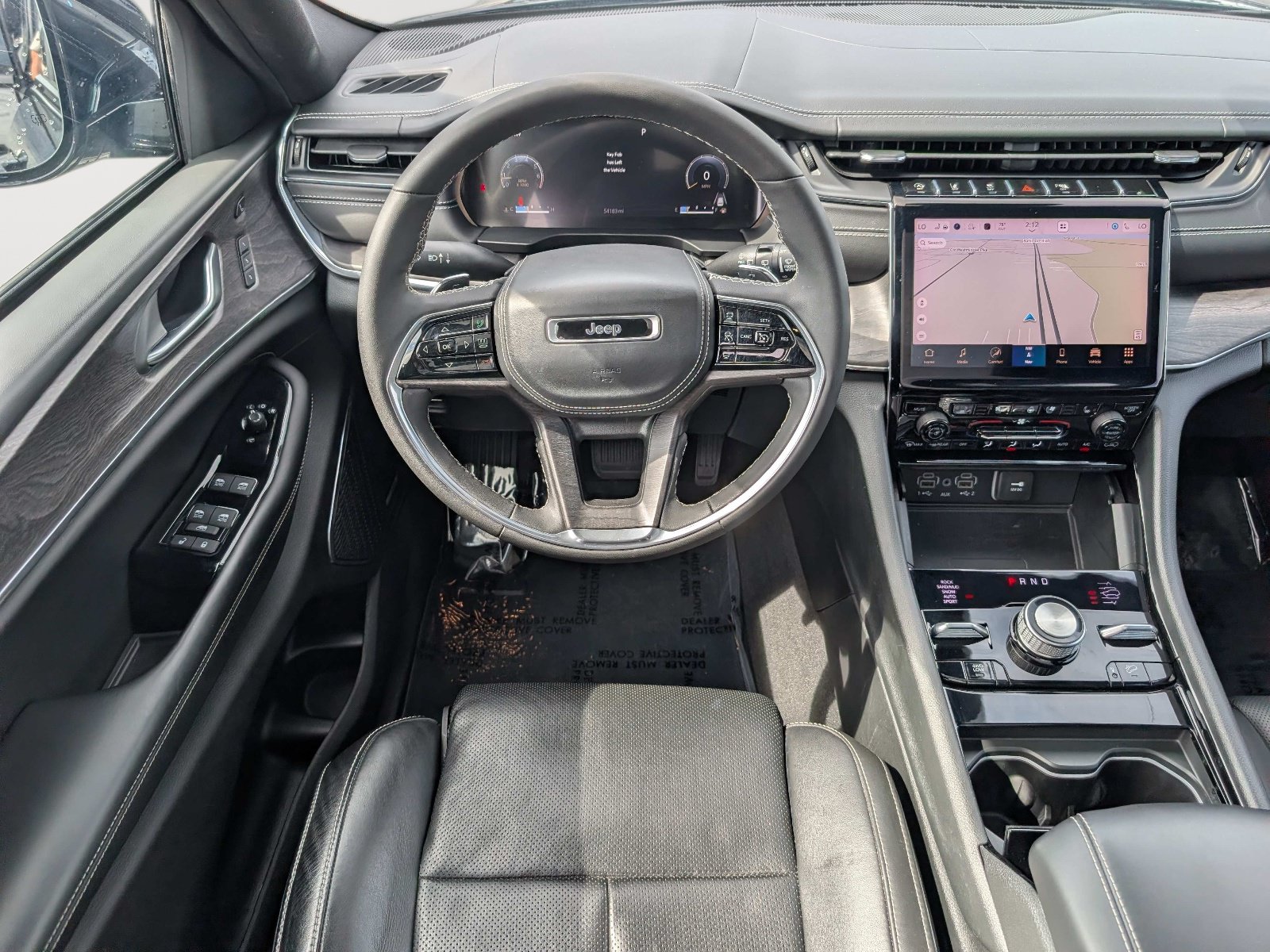 Used 2023 Jeep Grand Cherokee Overland w/ Luxury Tech Group IV AWD/4WD image 18