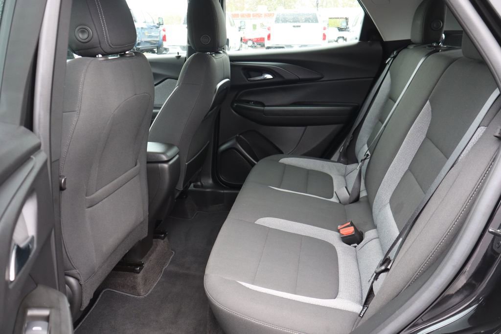 Used 2023 Chevrolet TrailBlazer LS image 19