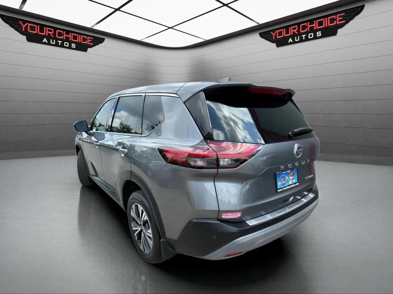 Used 2021 Nissan Rogue SV AWD/4WD image 3