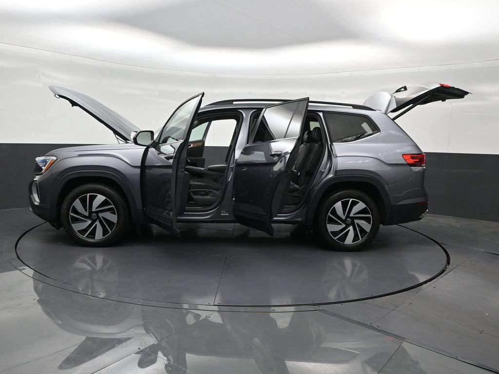 Used 2024 Volkswagen Atlas SE FWD image 33