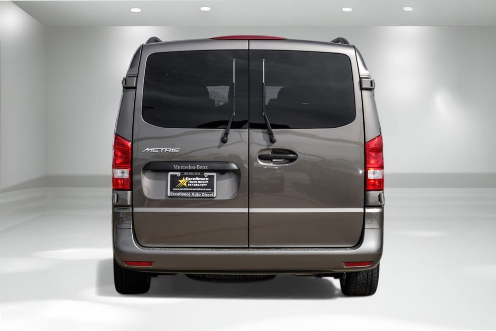 Used 2017 Mercedes-Benz Metris Passenger w/ Driver Efficiency Package image 7