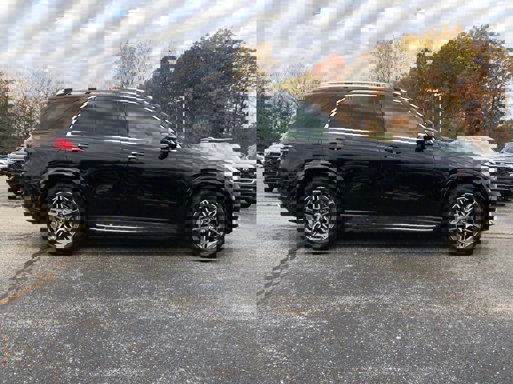 Certified 2022 Mercedes-Benz GLE 350 4MATIC w/ AMG Line Exterior image 8