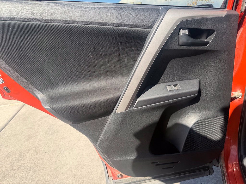Used 2016 Toyota RAV4 LE AWD/4WD image 22