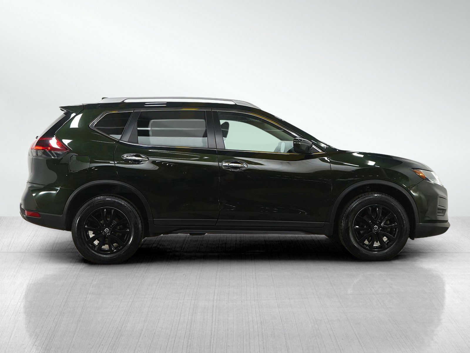 Used 2020 Nissan Rogue SV image 6