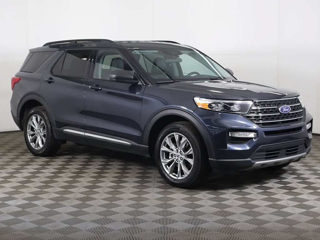 Used 2024 Ford Explorer XLT w/ Equipment Group 202A AWD/4WD image 58