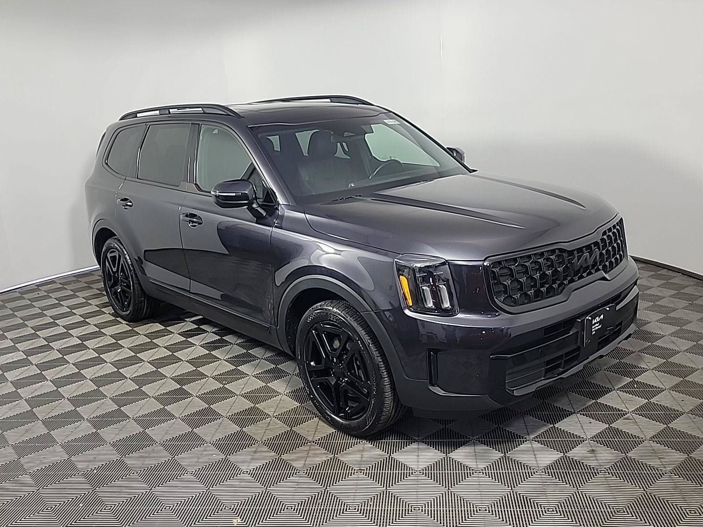 Certified 2025 Kia Telluride EX X-Line AWD/4WD image 2