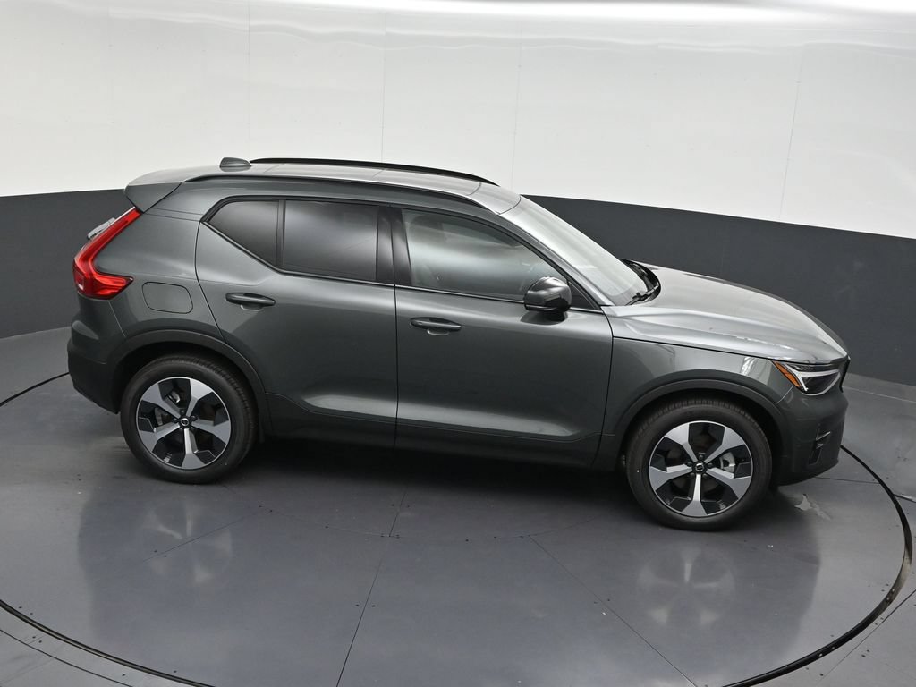 New 2026 Volvo XC40 B5 Plus w/ Climate Package AWD/4WD image 19