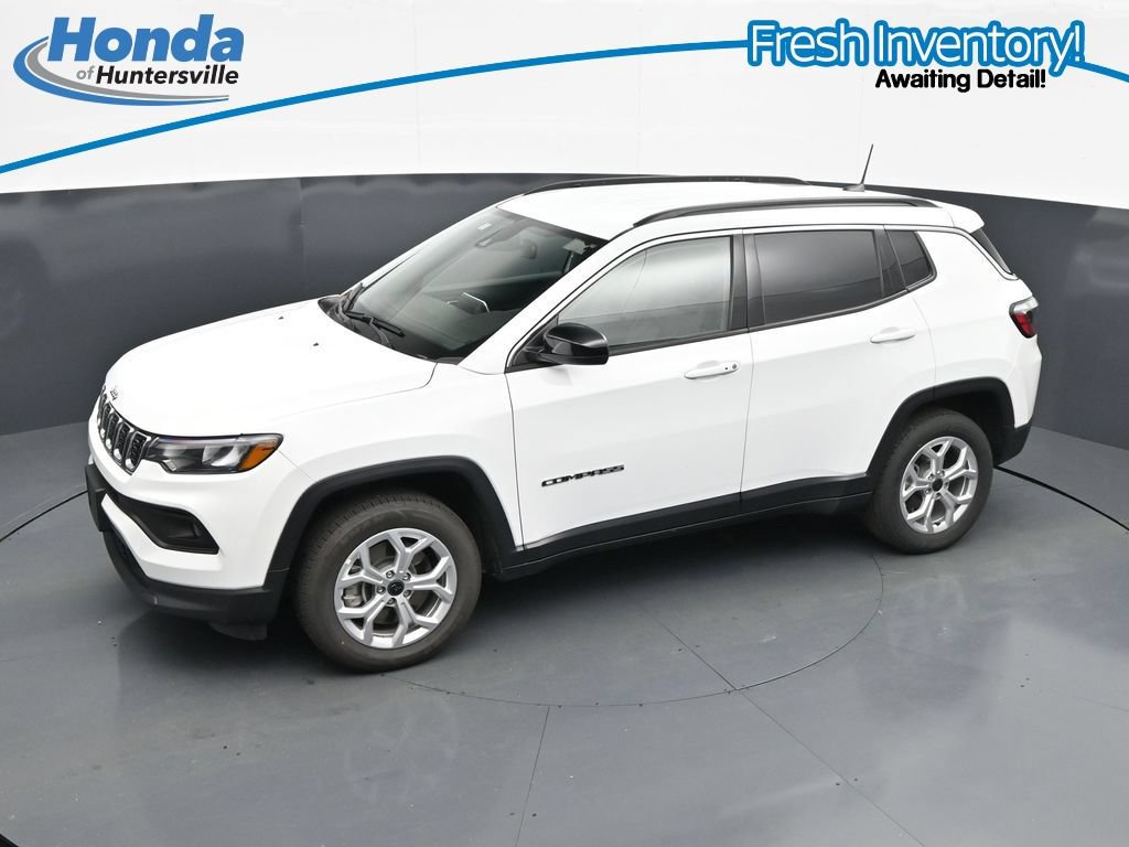 Used 2025 Jeep Compass Latitude AWD/4WD image 19