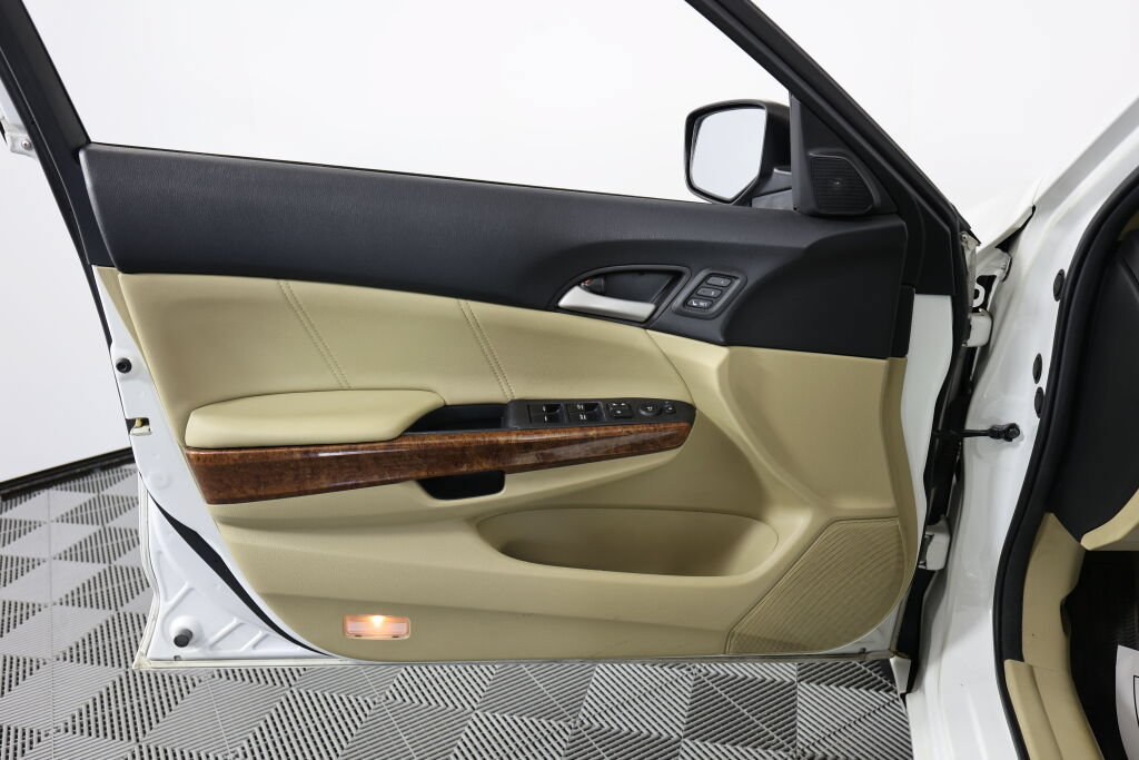 Used 2012 Honda Accord EX-L image 12