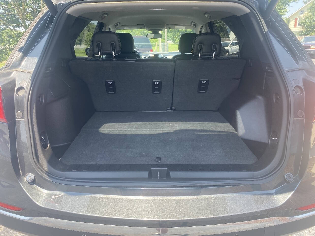 Used 2018 Chevrolet Equinox Premier AWD/4WD image 16