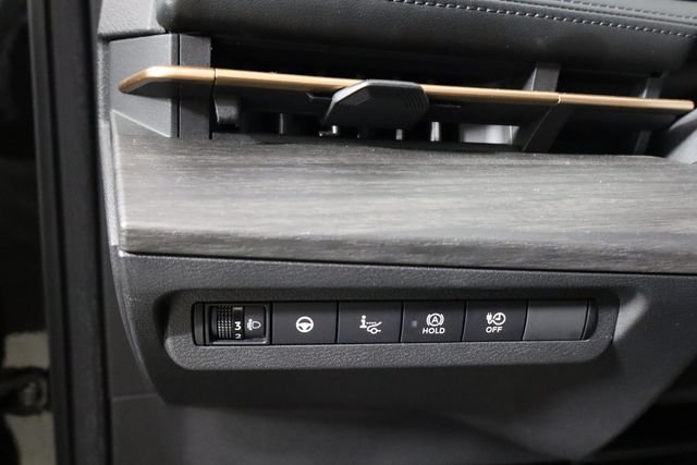 Used 2023 Nissan Ariya FWD image 16