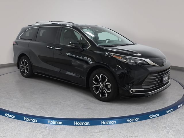Certified 2026 Toyota Sienna Platinum AWD/4WD image 3