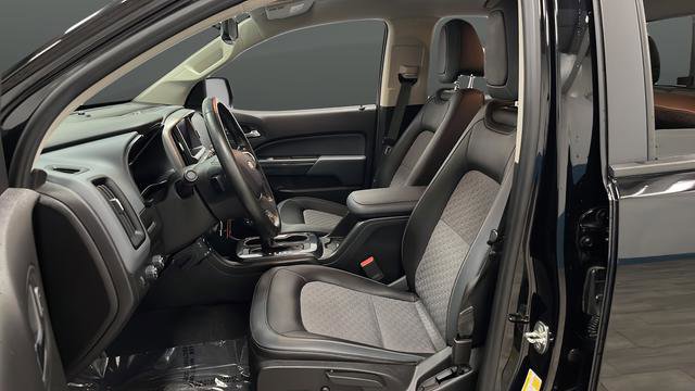 Used 2019 Chevrolet Colorado Z71 w/ Z71 Midnight Edition AWD/4WD image 9