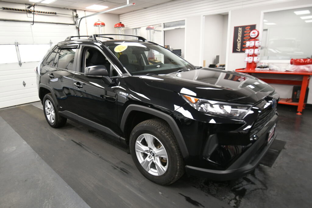 Used 2020 Toyota RAV4 LE w/ Carpet Mat Package image 2