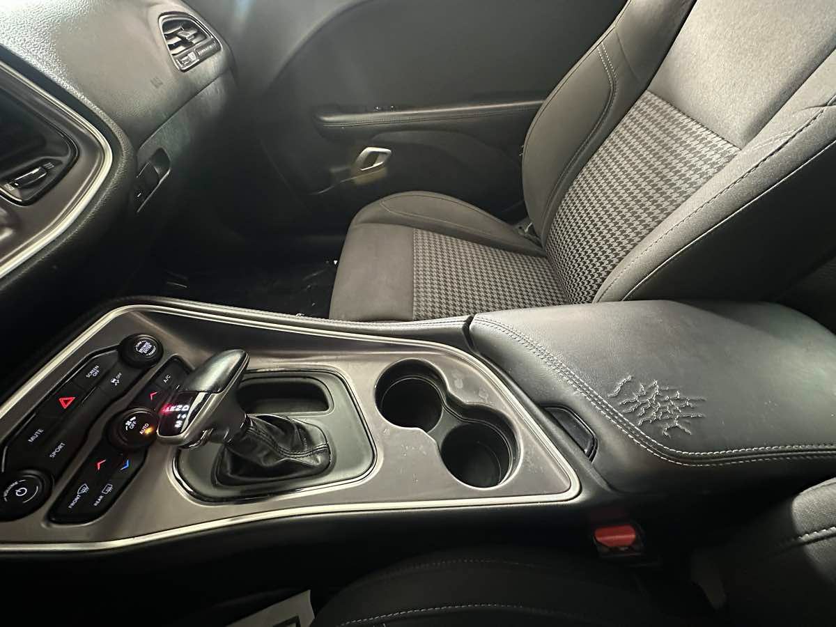 Used 2020 Dodge Challenger SXT RWD image 33