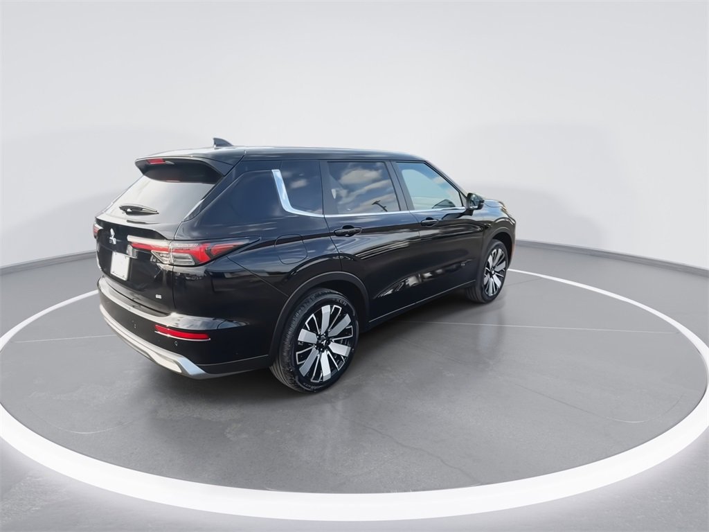 New 2025 Mitsubishi Outlander SE image 8