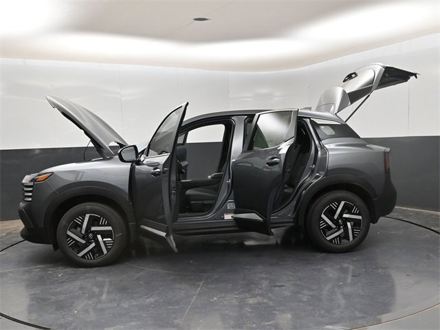 Used 2025 Nissan Kicks SV w/ Charging Package image 35