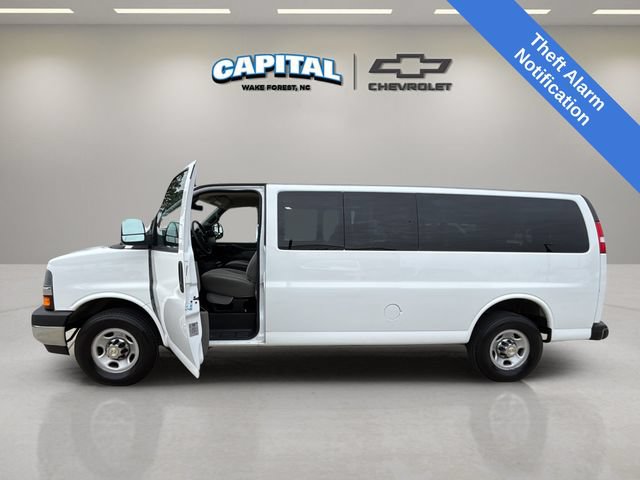 Used 2024 Chevrolet Express 3500 LT w/ LT Preferred Equipment Group RWD image 12