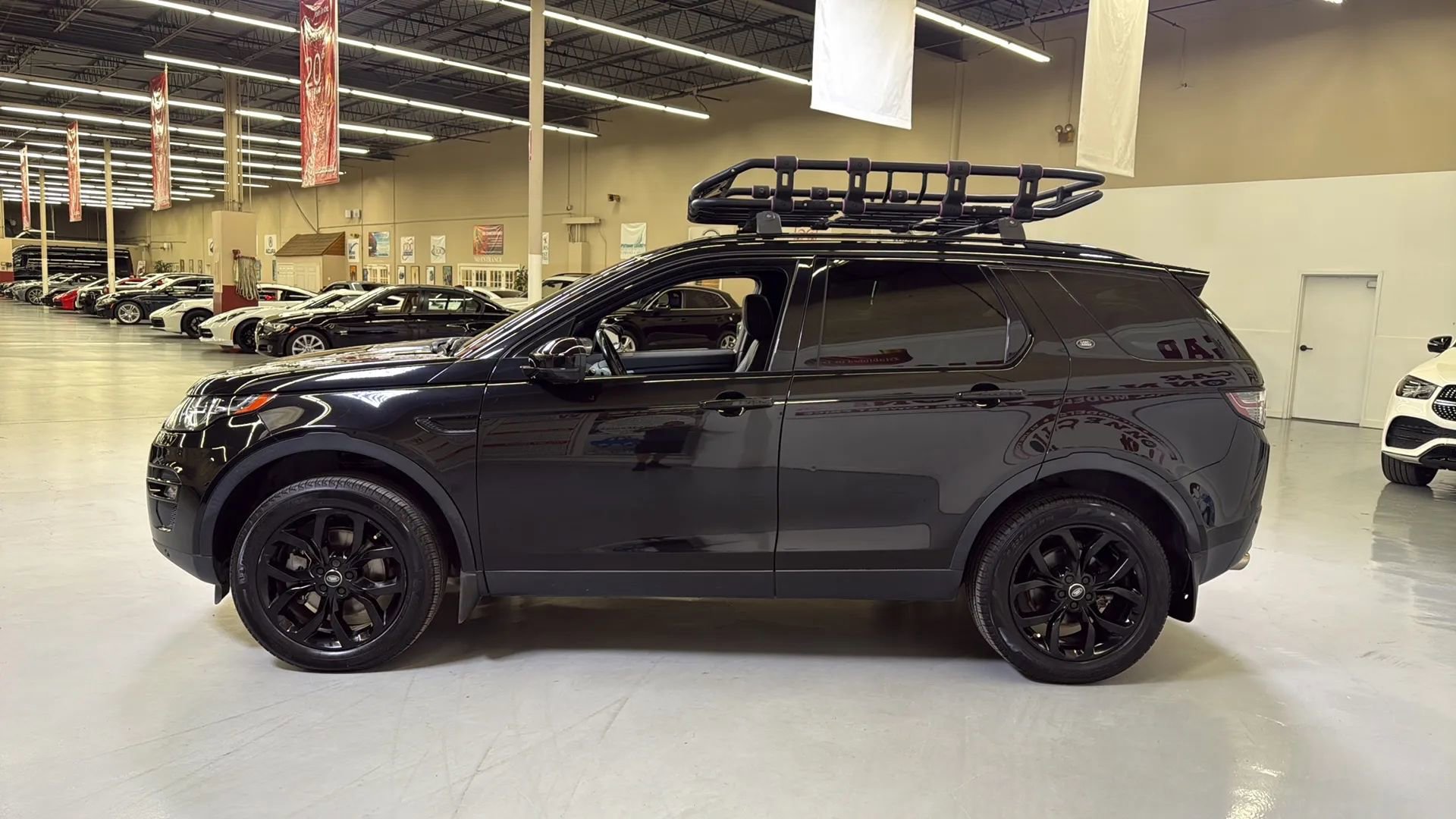 Used 2016 Land Rover Discovery Sport HSE image 8