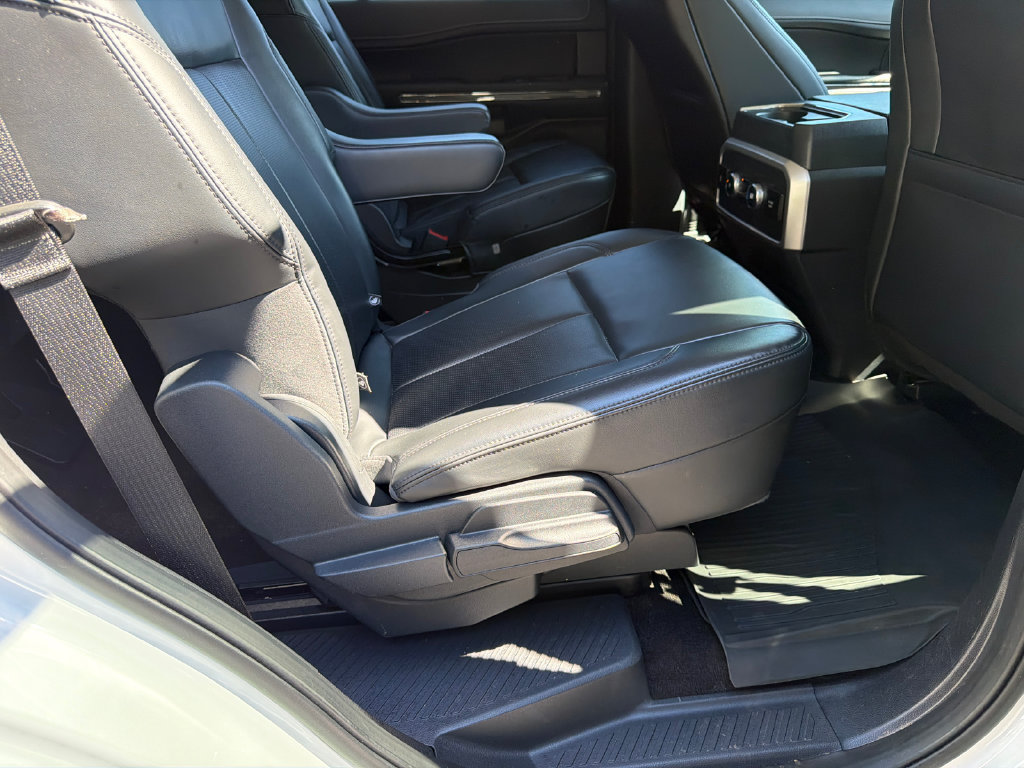 Used 2023 Ford Expedition XLT RWD image 18