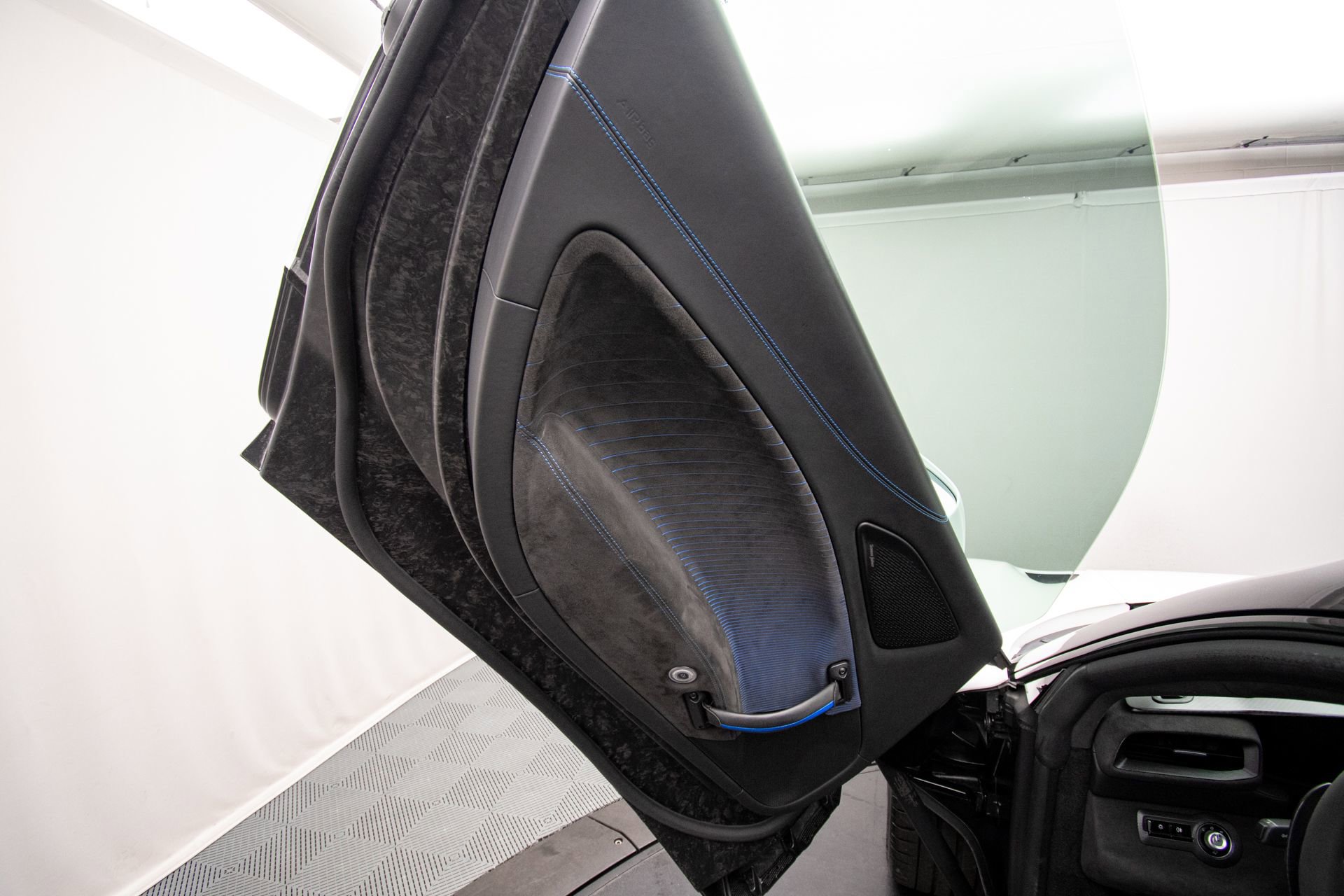 Used 2022 Maserati MC20 Coupe RWD image 15