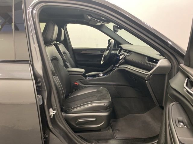 Used 2023 Jeep Grand Cherokee Altitude image 25