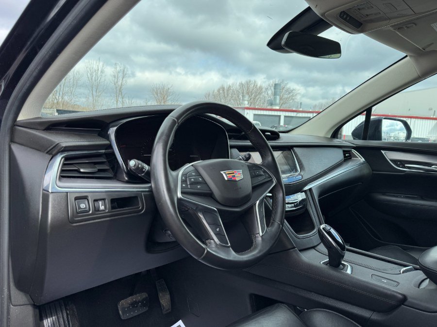 Used 2017 Cadillac XT5 Luxury FWD image 14